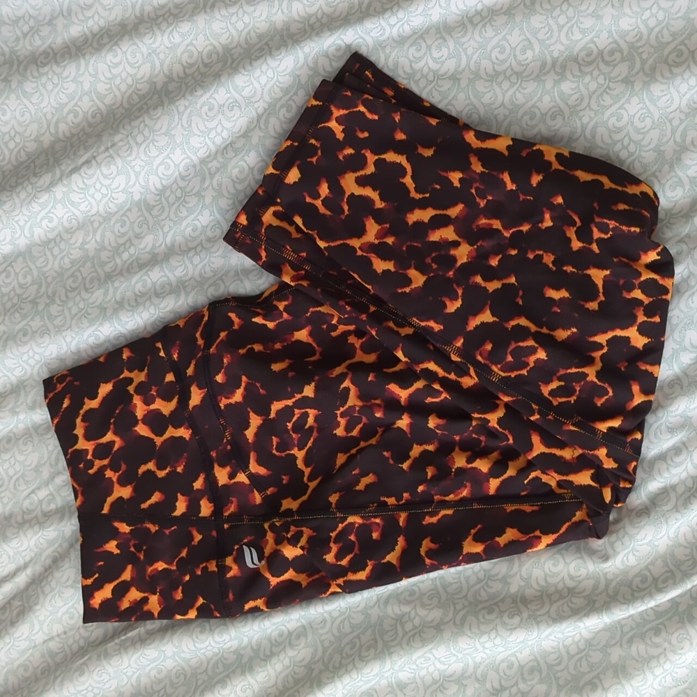NWOT Fabletics Leopard Cheetah Orange Capri Leggings